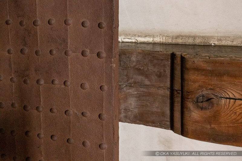 姫路城大天守扉内側の横材の加工