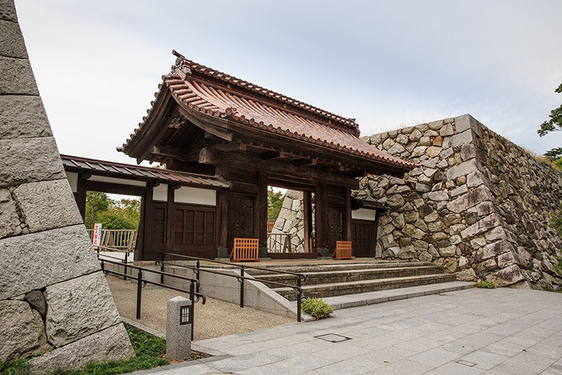 富山城の千歳御門