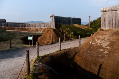 吉野ヶ里遺跡の虎口と板壁