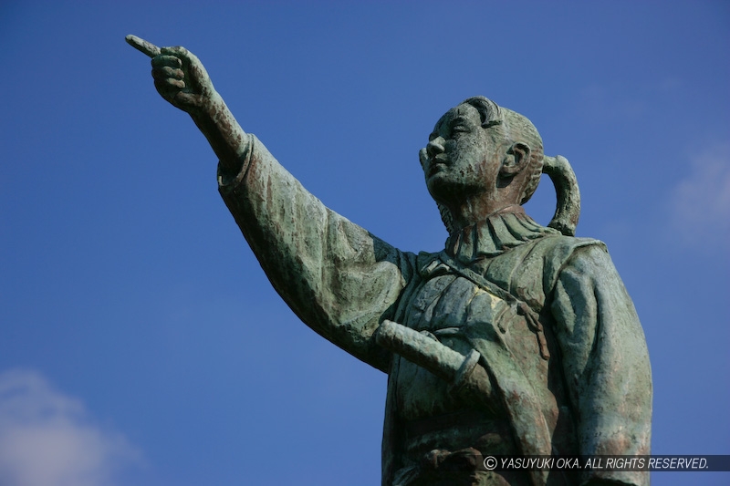 本渡城・天草四郎銅像