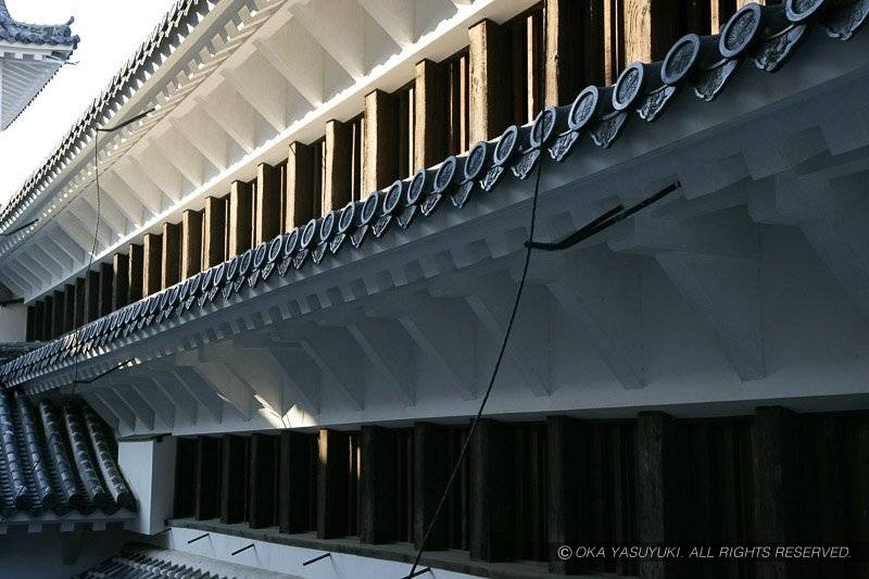 姫路城ロの渡櫓、城内側の武者格子窓