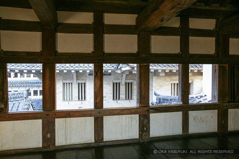 姫路城ハの渡櫓の城内側の窓