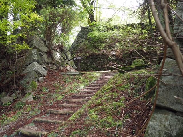 高取城 壷坂口中門趾（本荘）