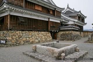 福知山城本丸の豊磐井（とよのいわい）