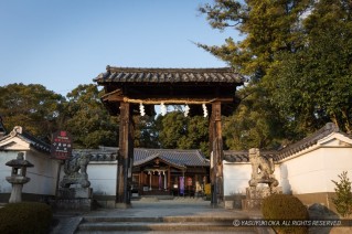小泉城・移築城門・小泉神社