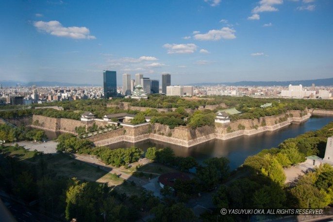 大阪歴史博物館から大阪城を望む