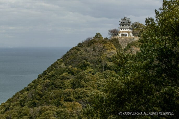 復興天守閣と大阪湾