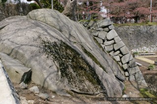 盛岡城・不明御門跡脇の巨石