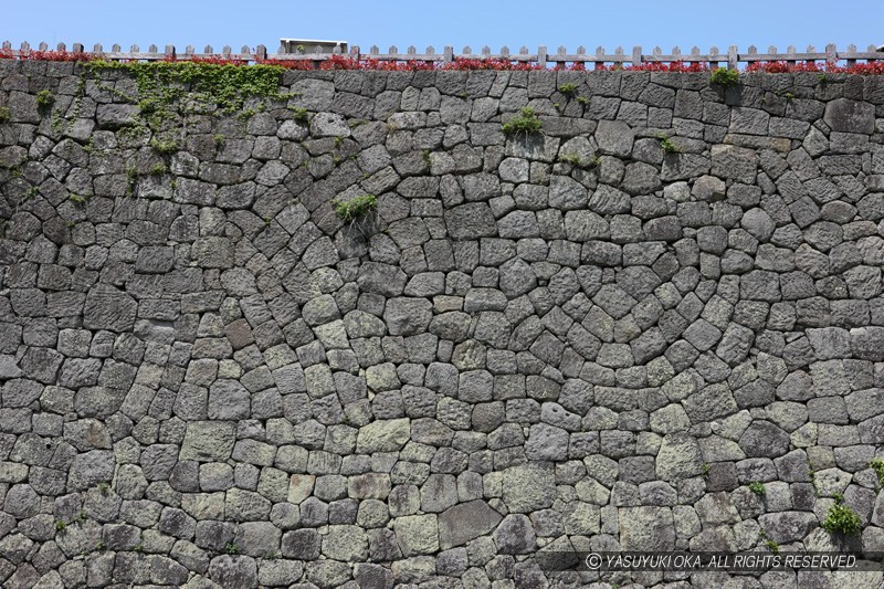 白河小峰城の谷積の石垣