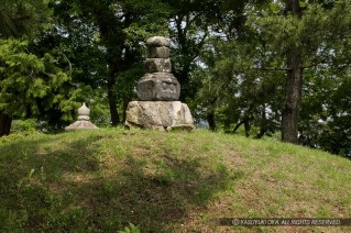 備中高松城・清水宗治の首塚