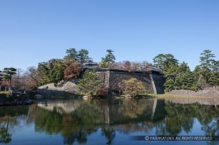 松江城二の丸を望む・南櫓・中櫓