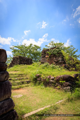 赤木城の虎口跡｜高解像度画像サイズ：5792 x 8688 pixels｜写真番号：5DSA9008｜撮影：Canon EOS 5DS