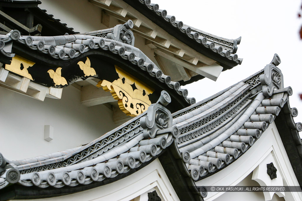 彦根城天守の千鳥破風・唐破風