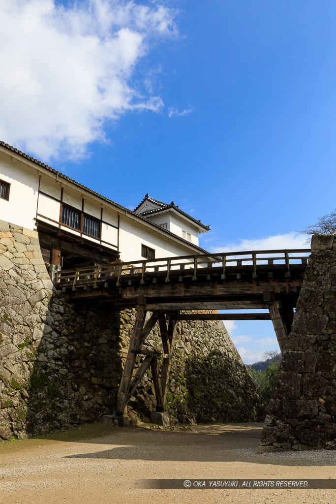 彦根城天秤櫓と廊下橋・西から