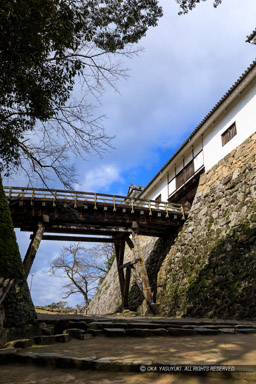 彦根城天秤櫓と廊下橋｜高解像度画像サイズ：4260 x 6389 pixels｜写真番号：5D4A5406｜撮影：Canon EOS 5D Mark IV