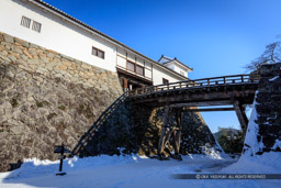 彦根城天秤櫓と廊下橋・雪｜高解像度画像サイズ：8688 x 5792 pixels｜写真番号：5DSA3661｜撮影：Canon EOS 5DS