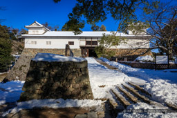 彦根城天秤櫓・鐘の丸虎口・雪｜高解像度画像サイズ：8523 x 5682 pixels｜写真番号：5DSA3672｜撮影：Canon EOS 5DS