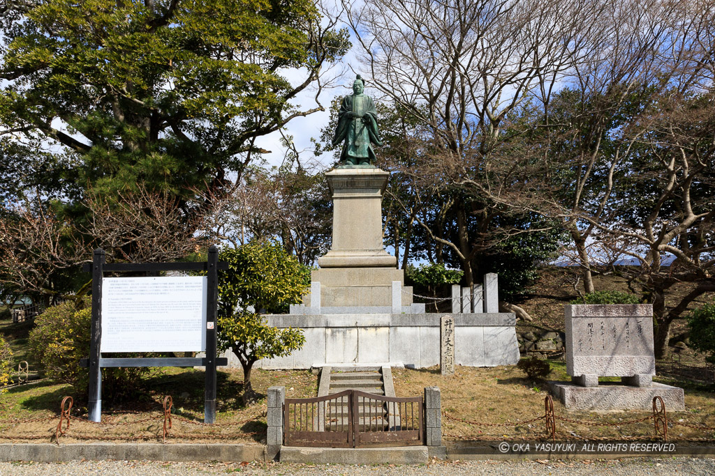 井伊直弼銅像