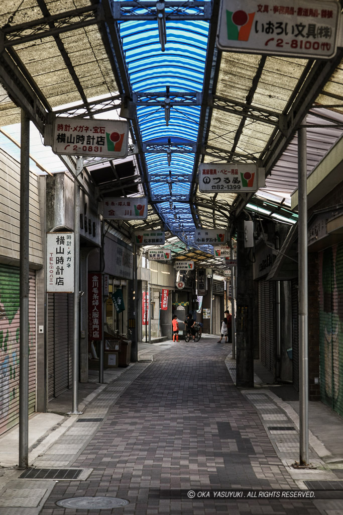 本町滑原遺跡出土石列出土地・滑原商店街・湯の山街道