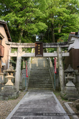 上の丸稲荷神社｜高解像度画像サイズ：3650 x 5475 pixels｜写真番号：1P3J6271｜撮影：Canon EOS-1Ds Mark III