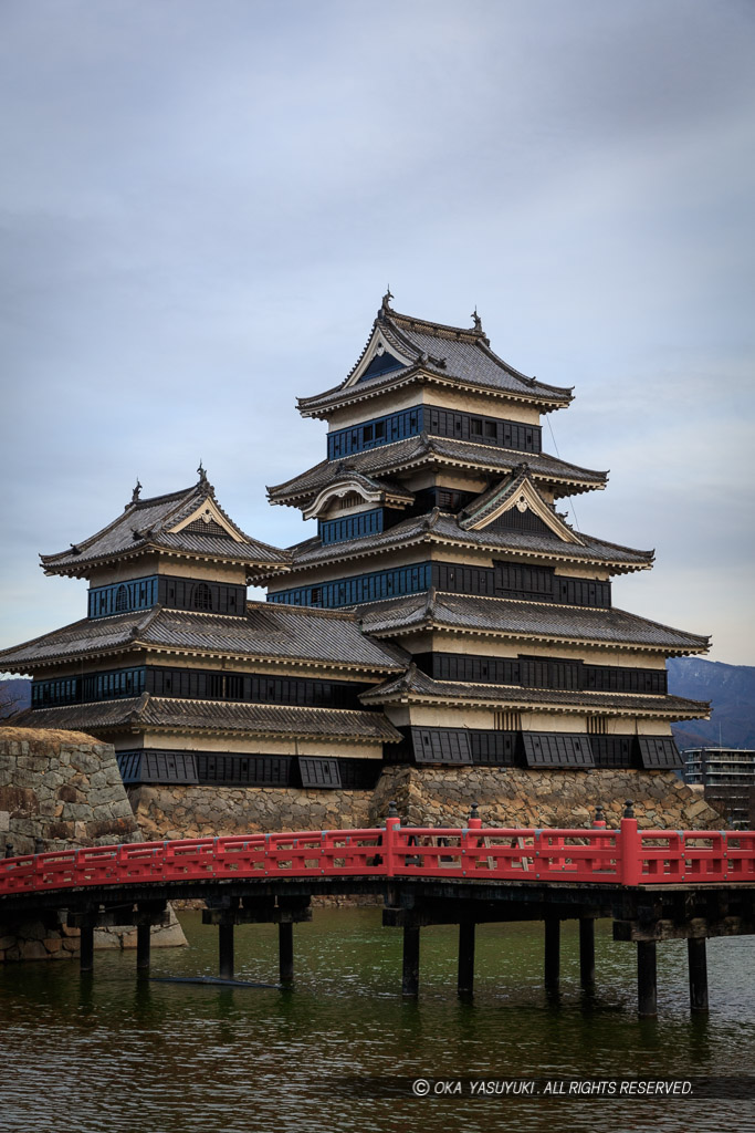 埋橋と天守・残照