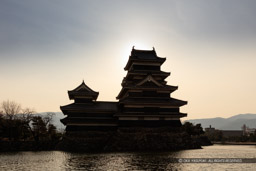 城のシルエット｜高解像度画像サイズ：7581 x 5054 pixels｜写真番号：5DSA4858｜撮影：Canon EOS 5DS